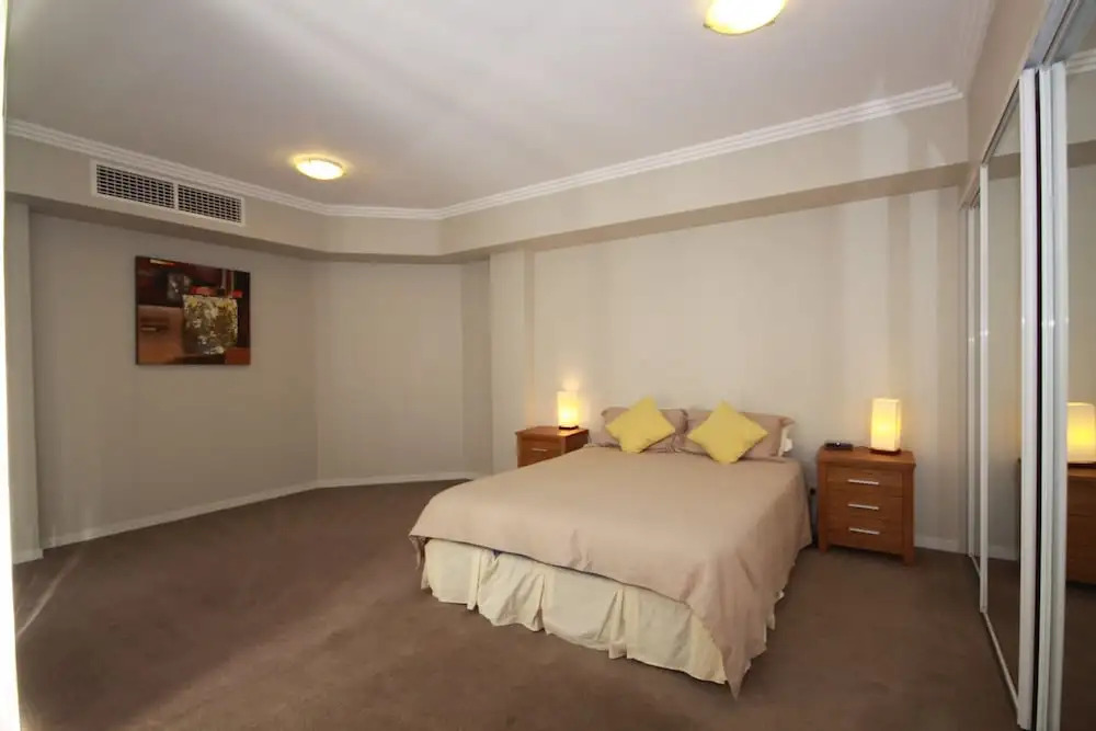 Oasis, Unit 11/5 Laman Street
