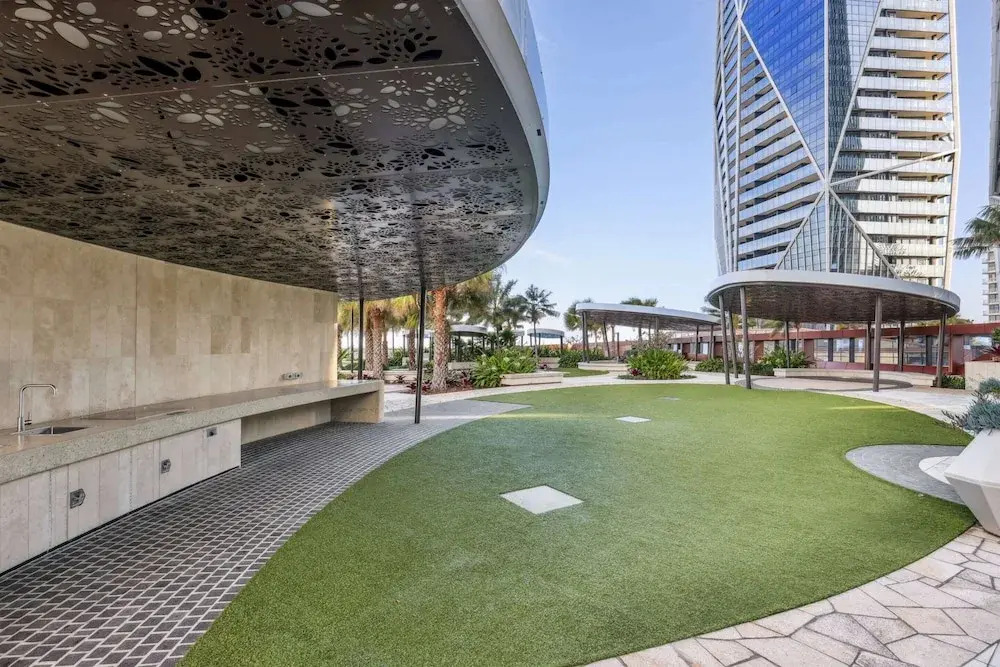 Jewel Luxury Beachside 2-bed With Water View