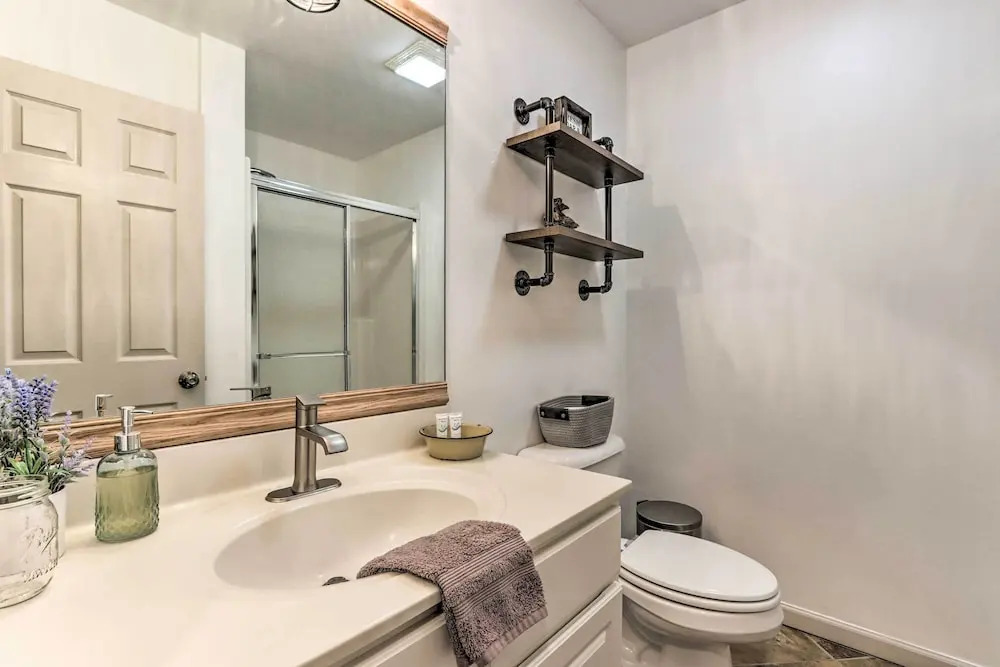 Parkview Bay Condo: Resort Pools & Lake View!
