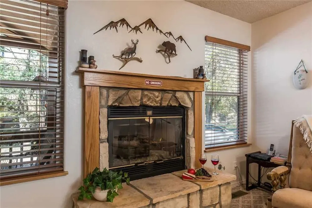 A Whispering River - Three Bedroom Cabin with Hot Tub