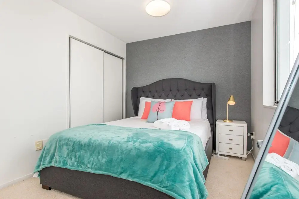 JHT - 1 BRM Apartment, Queen St, Sky Tower View