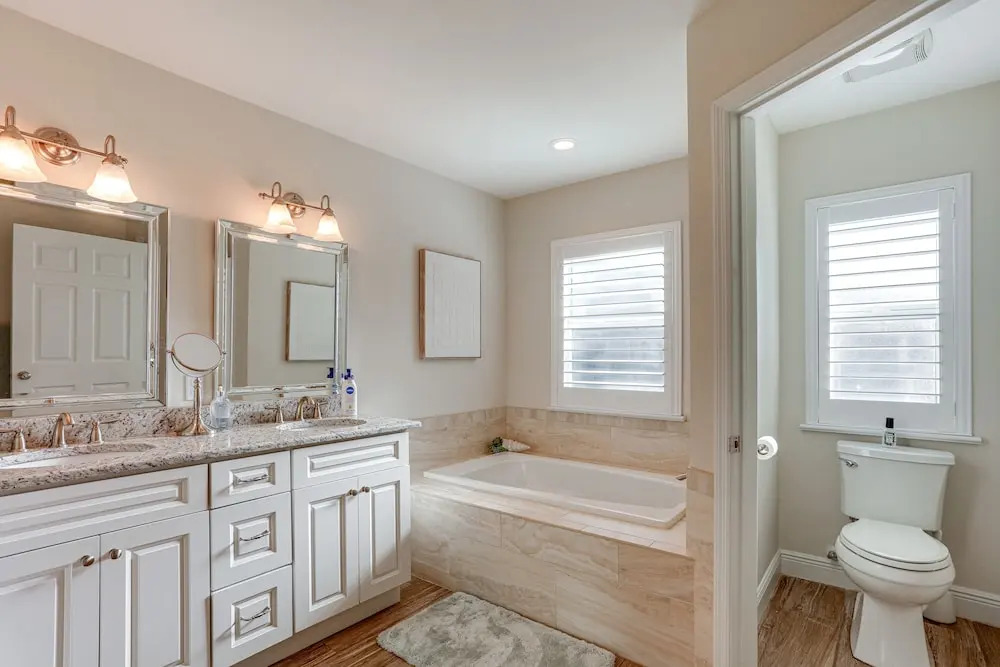 Fenced Yard, 4 Mi to Stuart Beach: Family Retreat!
