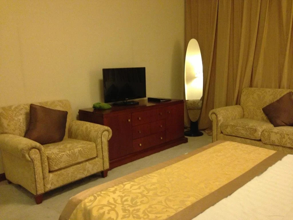 Eagle Canyon Hotel