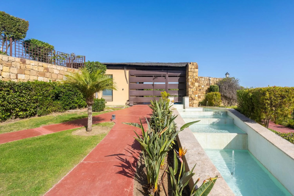 Apartment in Estepona with sea view