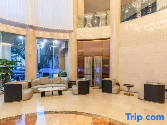 Compass Hotel