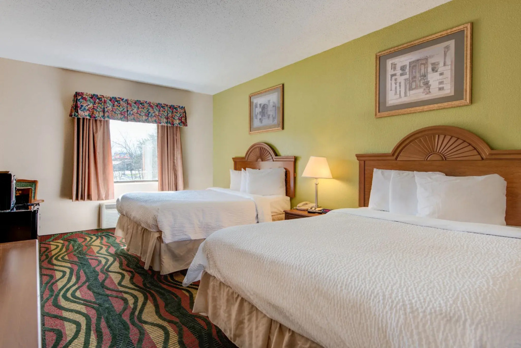 River Bend Inn - Pigeon Forge