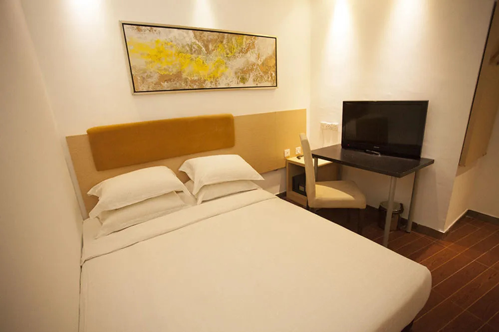 Aira Hotel