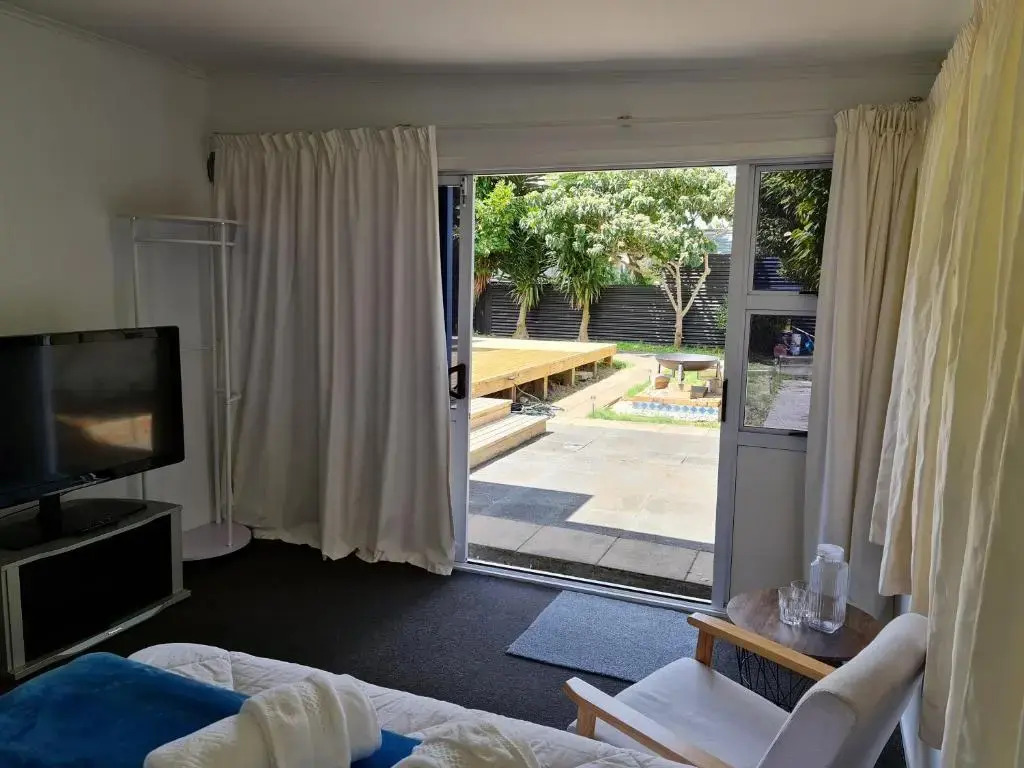 J&L Boarding Holiday House