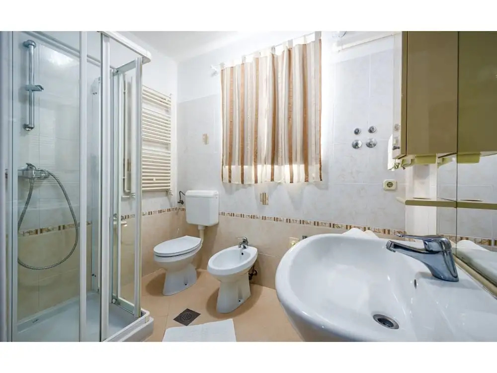 Luxury Holiday House With Private Pool and Large Garden, Near Rabac