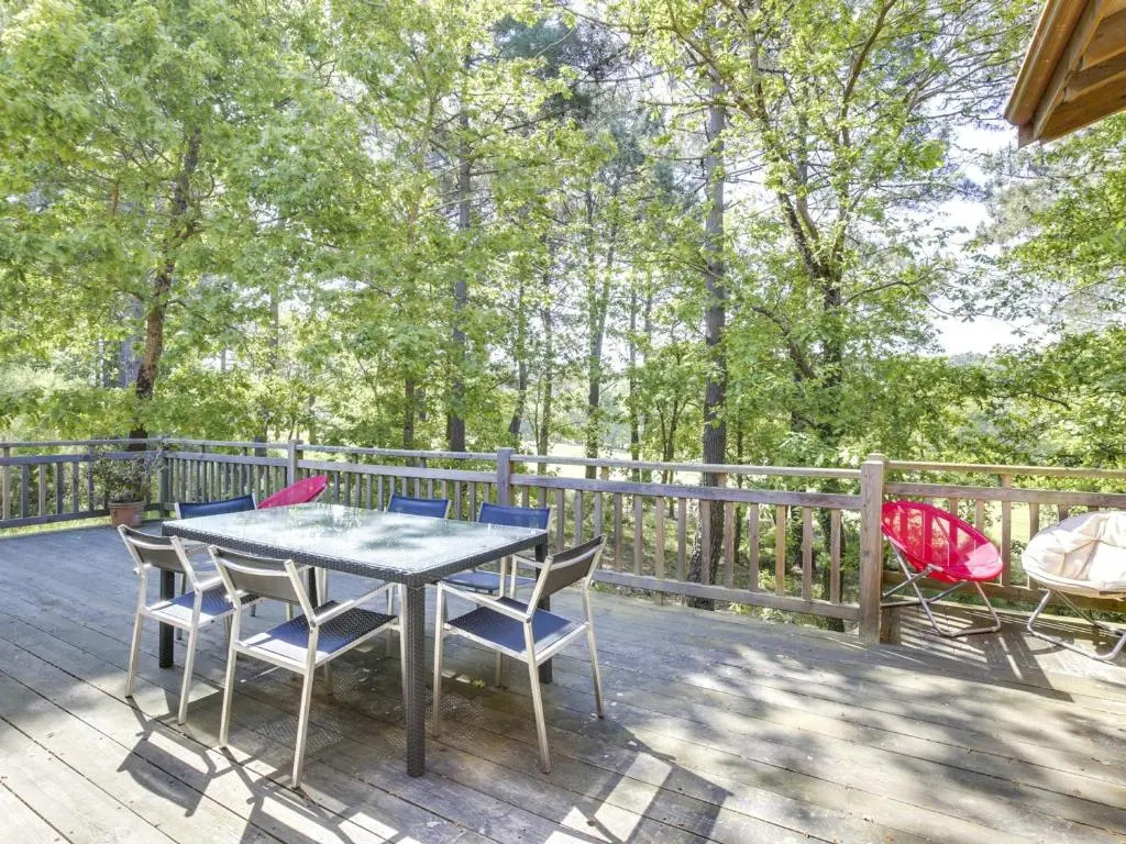 Belle villa en bois 6 personnes avec terrasse et Wi-Fi à Biscarrosse - FR-1-521-71