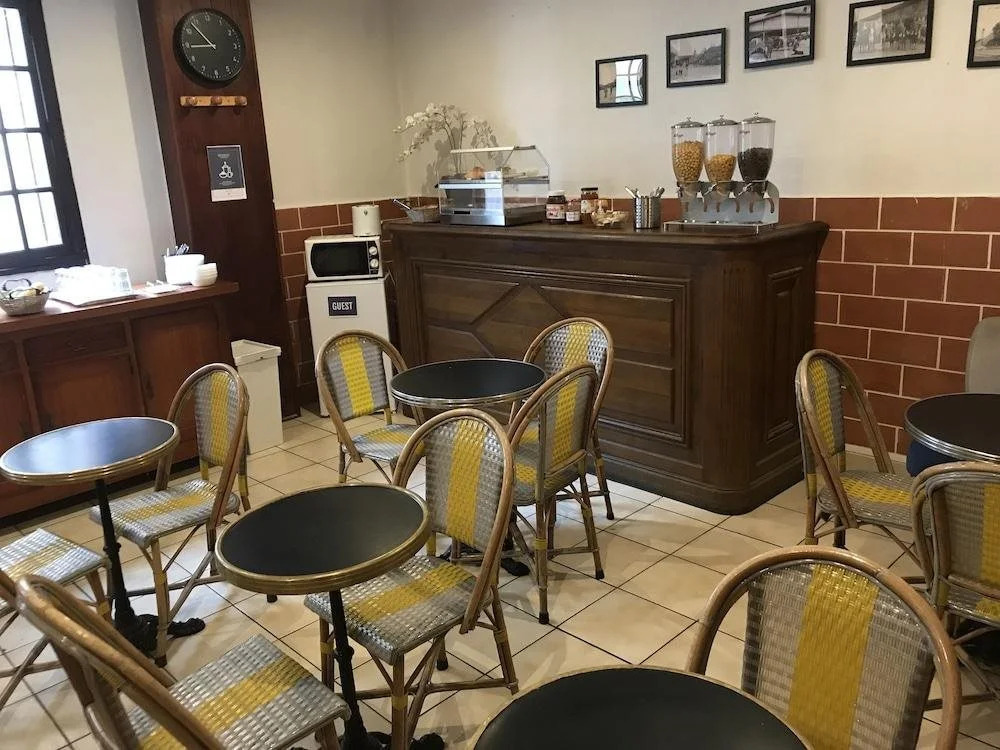 Hotel Agorno Cite de la Musique