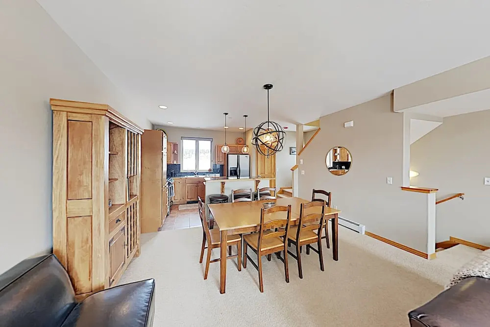 New Listing! Big Townhome W/ Garage & Hot Tub 3 Bedroom Condo