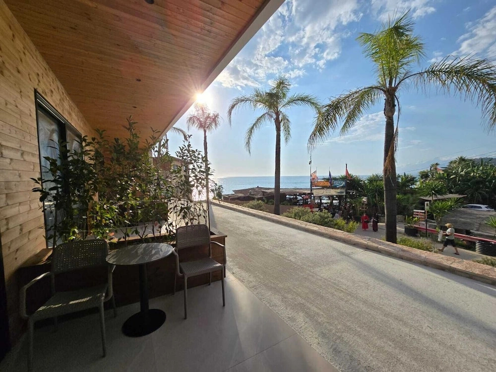 Nalu Beach Villas