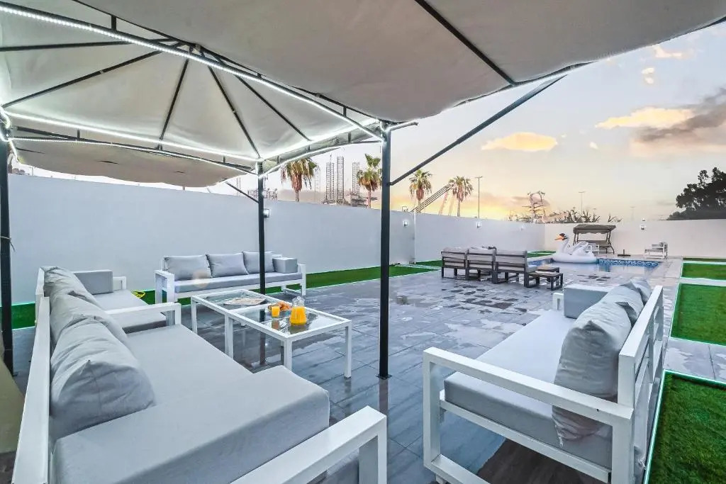 Luxury Modern White Villa on Island 9,500 sqft