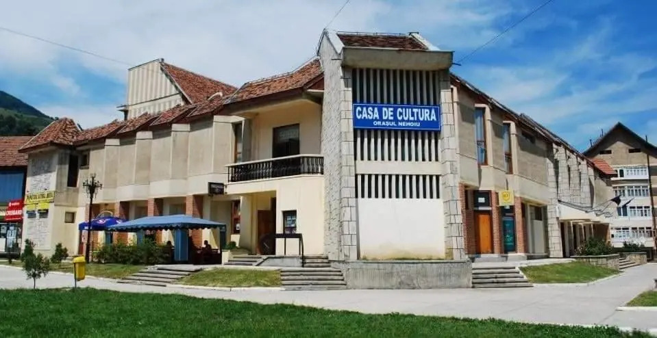 Cazare apartament cu 2 camere