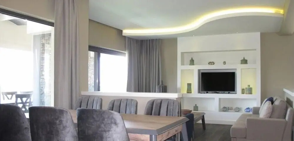 Villa JOY1 by JoyLettings