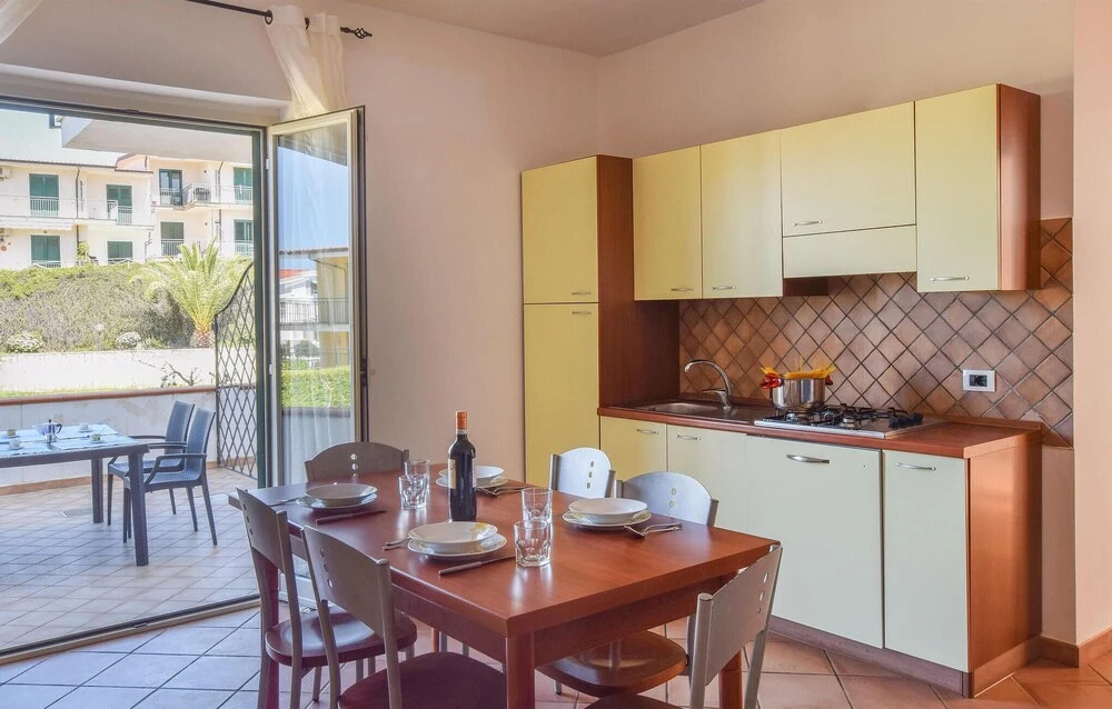 Nice Apartment in Scalea With Outdoor Swimming Pool, Wifi and 2 Bedrooms