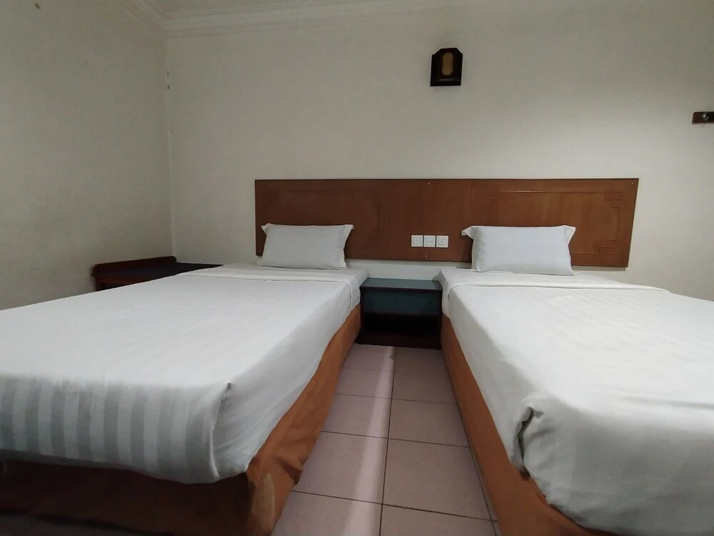 OYO 90632 Faber Inn