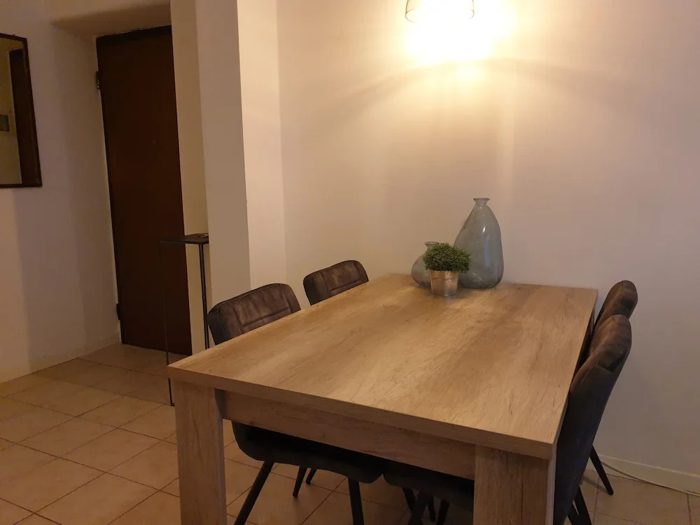 Captivating 2 Bedroom Apartment in Acquaseria