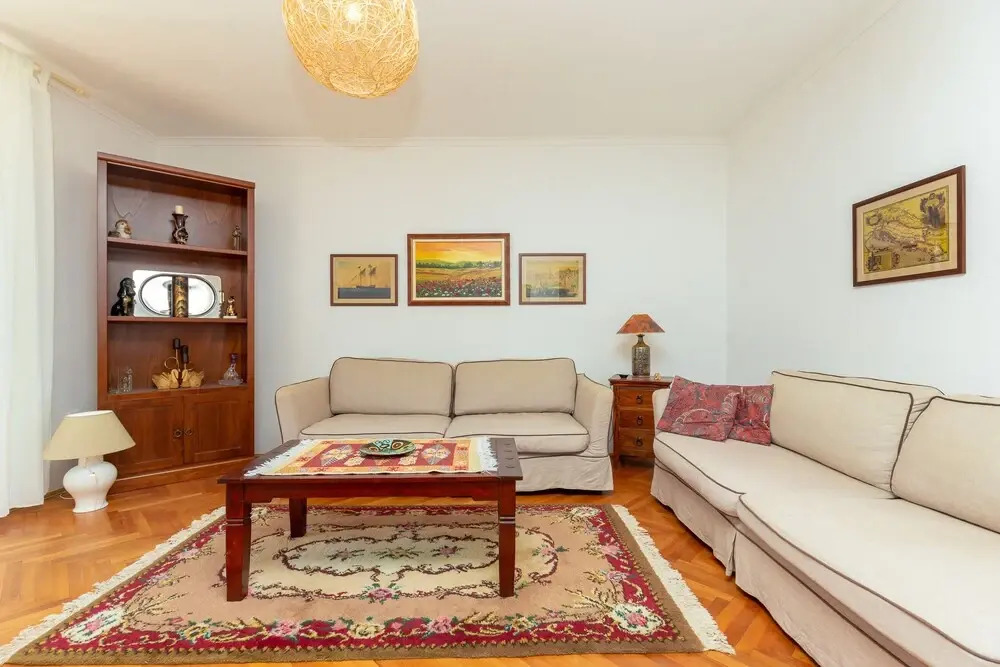 Sky Breeze Apartment