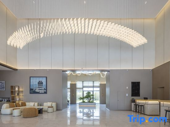 Palace Hotel (Huzhou High speed Railway Station Branch)