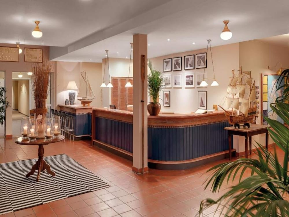 Sunday Resort Rugen Junior Suite Manor House