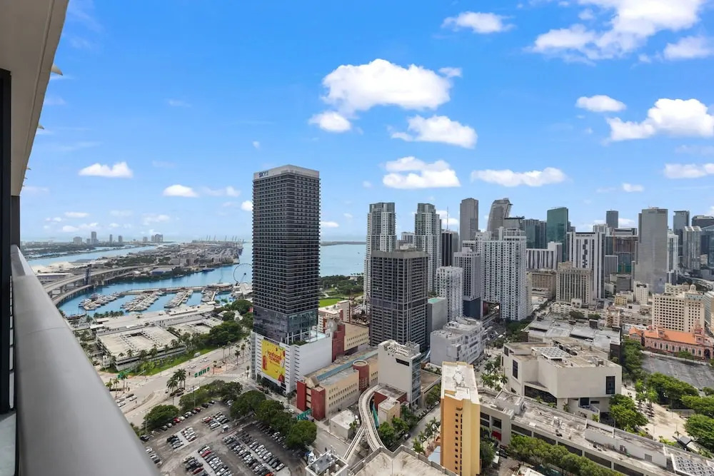 Elegant Studio with Panoramic City Views