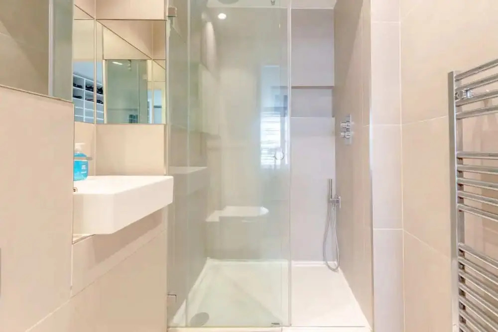 Modern 2BD Flat With a Balcony - Wandsworth