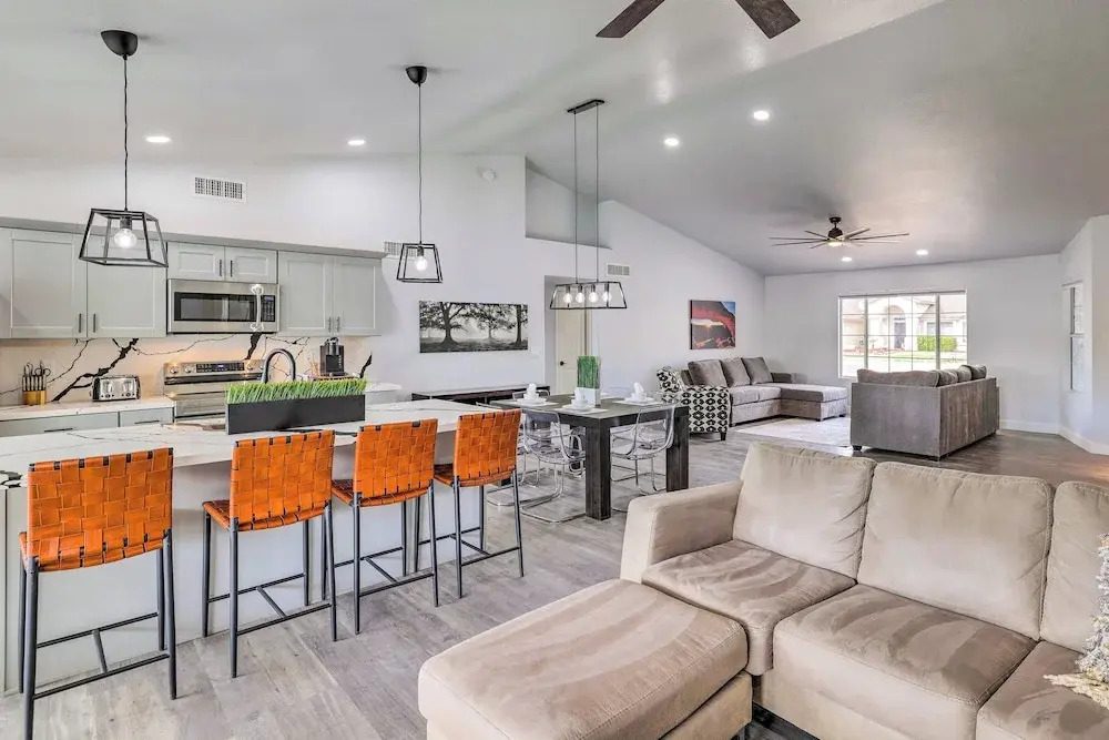 Group Getaway in Glendale < 1 Mi to Westgate!
