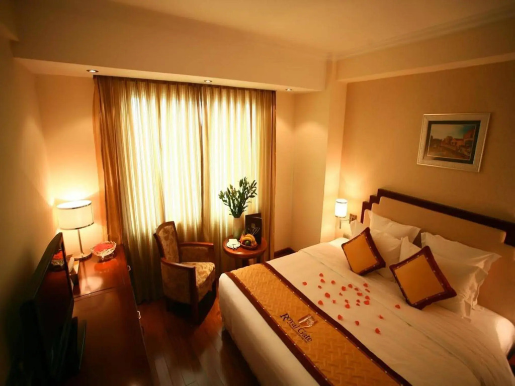 Royal Gate Hotel