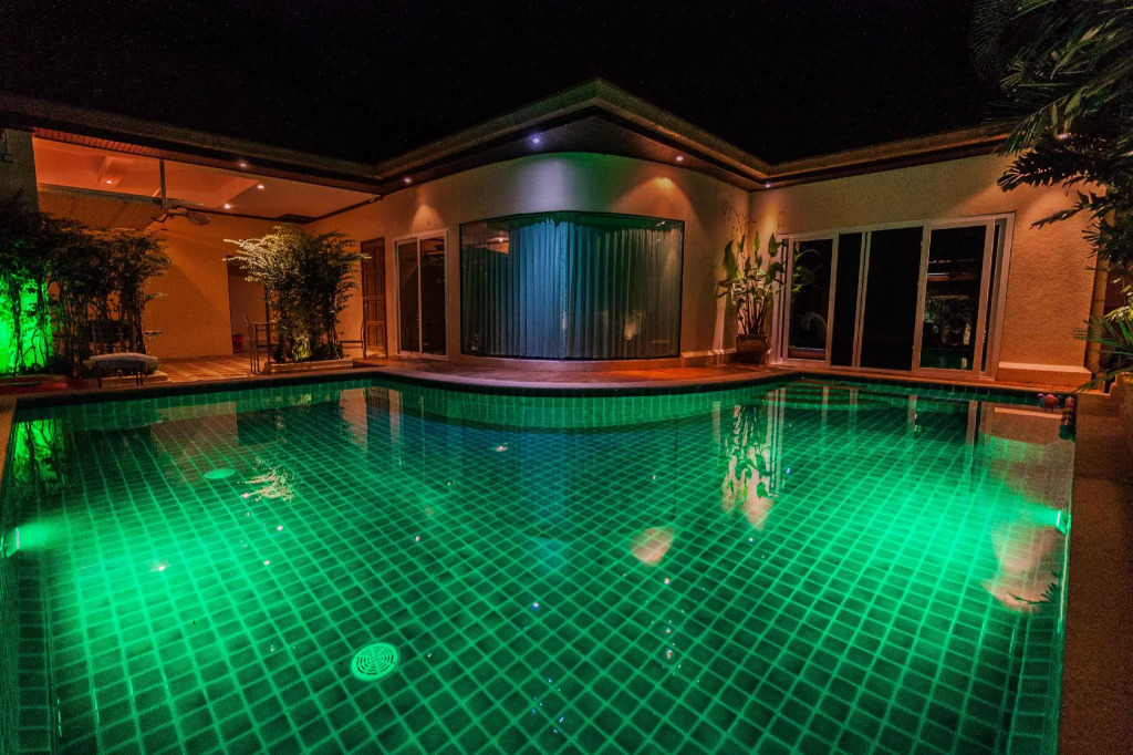 Cosy Beach Pool Villa By Pattaya Sunny Rentals