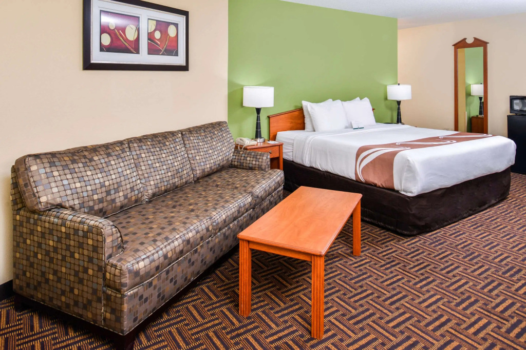 Quality Inn Bolingbrook I-55