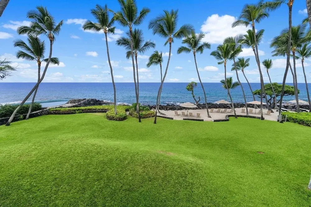 Direct Ocean Front - Beautifully Updated - End Unit - Vrkcv