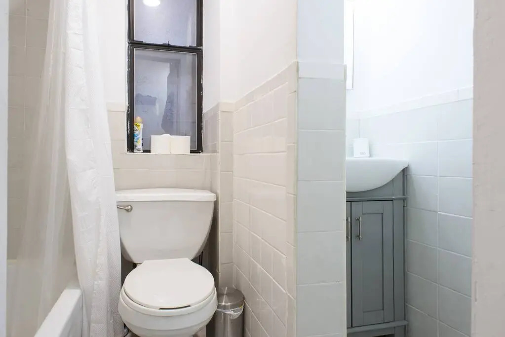 428-3r Spacious Prime Midtown 2BR Newly Furnished
