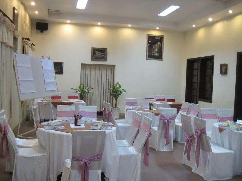 Nhà Hàng Khách Sạn Hòa Bình 2