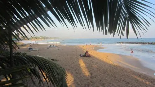 Shanika Beach Inn
