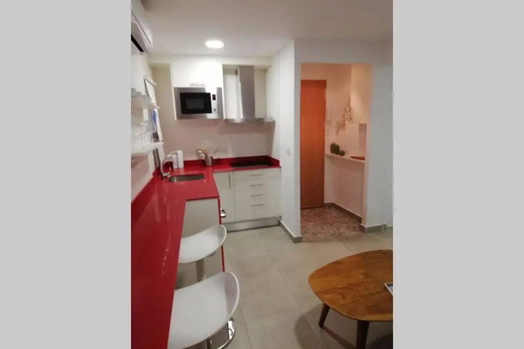 M1 Cool Loft 1 min walk to metro 15 min center by metro