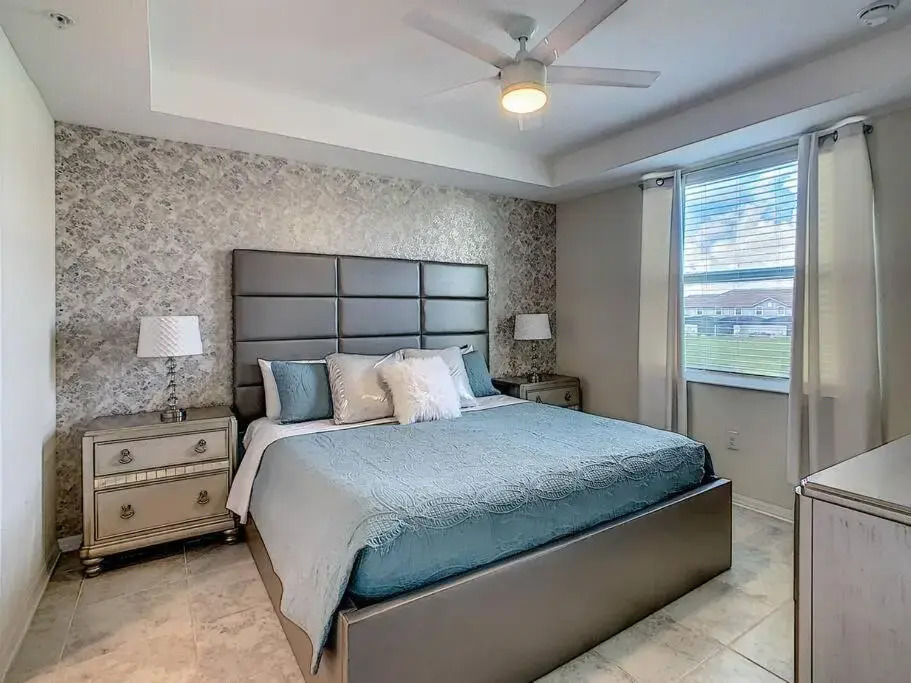 Last minute deal! Brand New 2bed apt near Disney