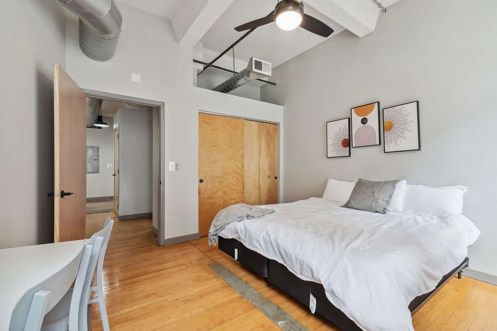 Spacious 2BR Downtown Retreat