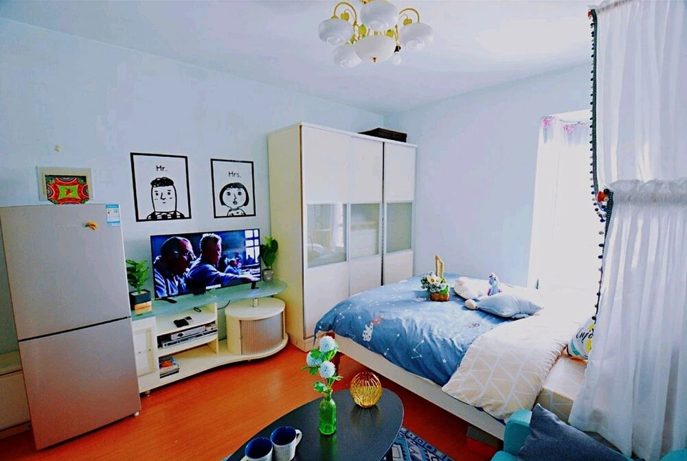 Avatar Clouds Large Queen Bed & High Rise View