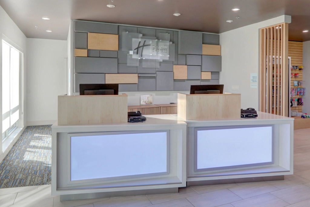 Holiday Inn Express & Suites - Auburn Downtown by IHG
