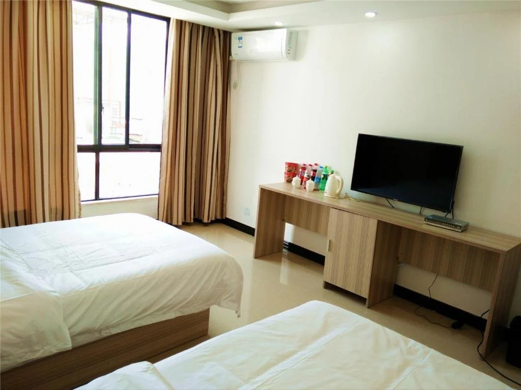 Guilin Yangshuo Jingying Huanle Village Holiday Inn