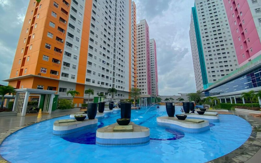 Homelike And Neat 2Br At Apartment Green Pramuka City