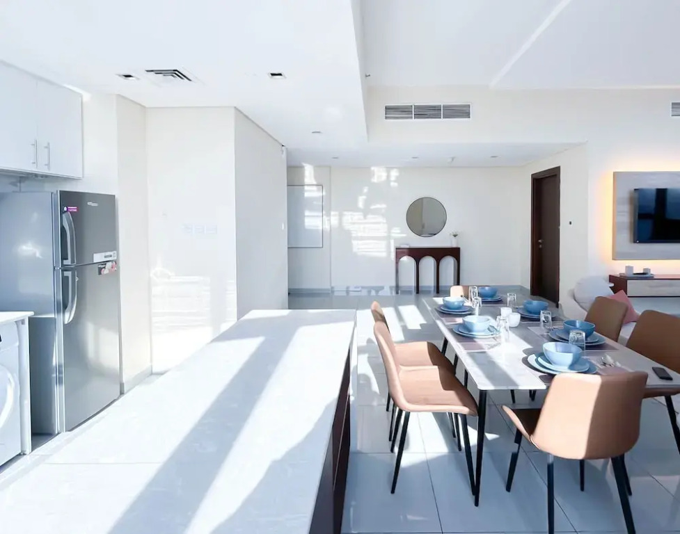 Stylish 1BR With Balcony City Views O2 Tower, JVC