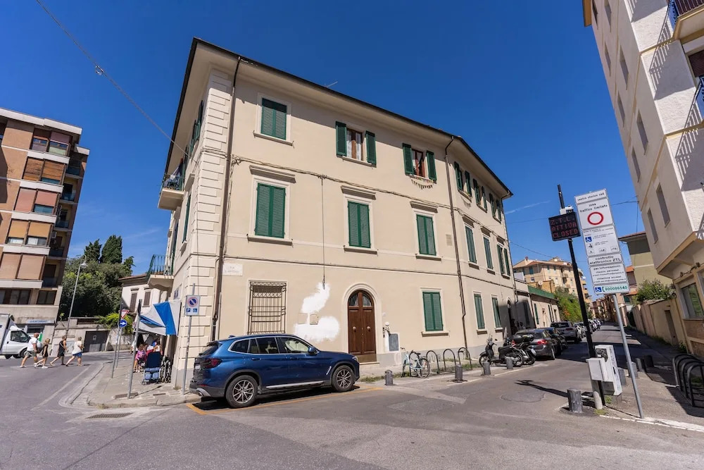 AwesHome Luxury Apartment