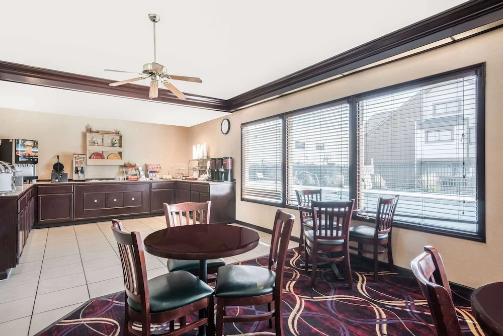 Hawthorn Suites by Wyndham Dayton North