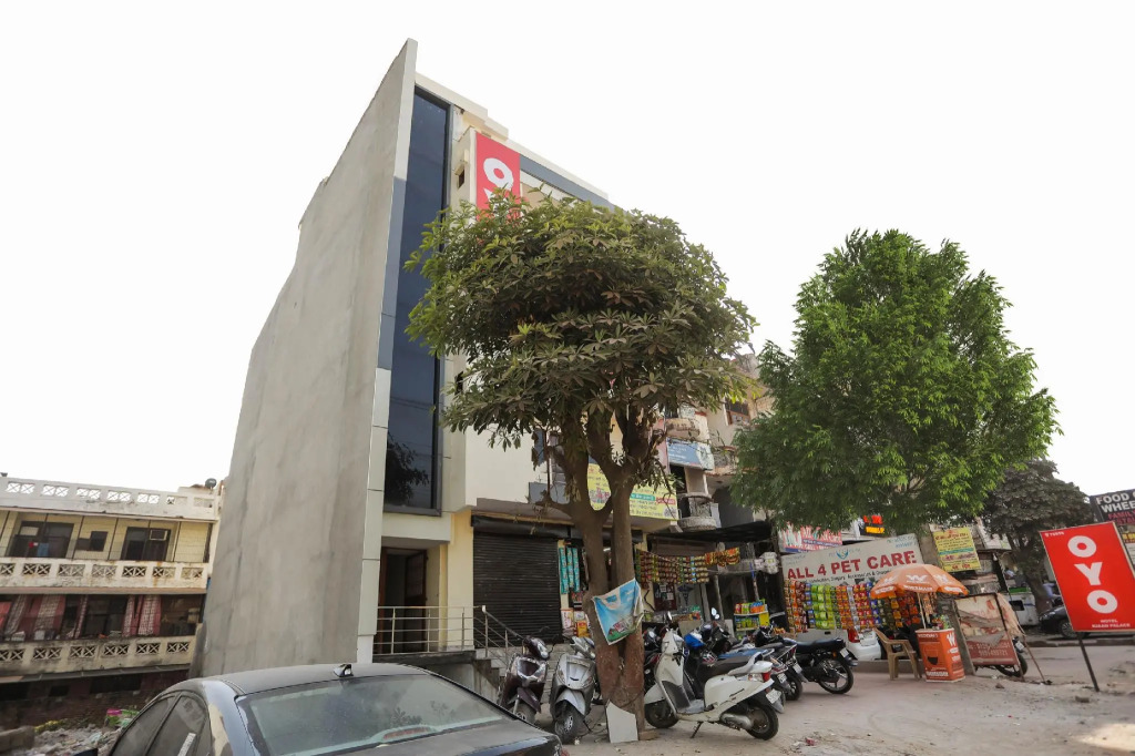 OYO Flagship 75955 Hotel Miracle inn