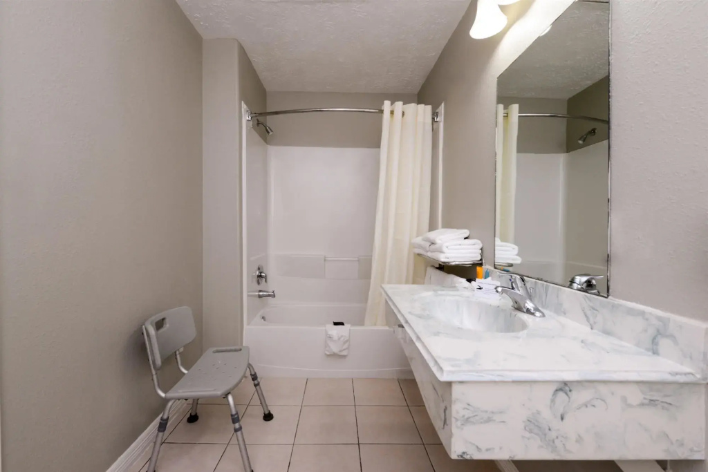 Americas Best Value Inn & Suites Waller/Prairie View