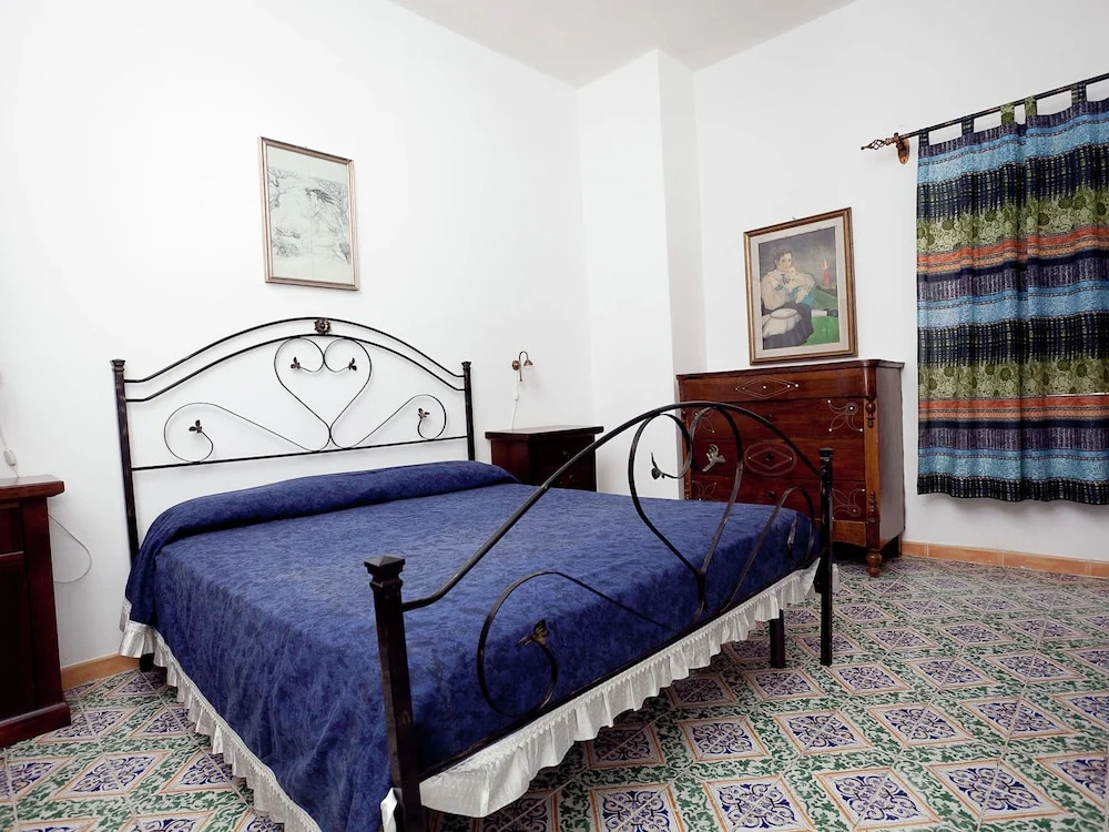 Cozy Apartment With air Conditioning Only 600 m From the sea