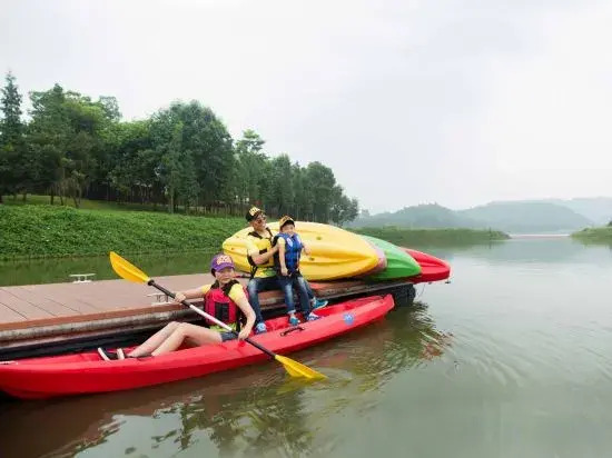 Midea Egret Lake Car Theme Hotel